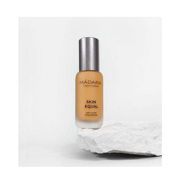 Mádara Madara Skin Equal Base Soft Glow Spf15 60 Olive 30ml