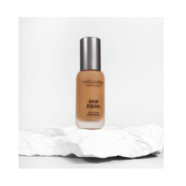 Mádara Madara Skin Equal Base Soft Glow Spf15 70 Caramel 30ml