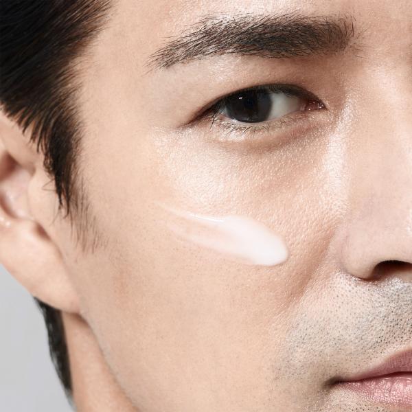 Shiseido Men Energizing Moisturizer Extra Light Fluid 100ml 