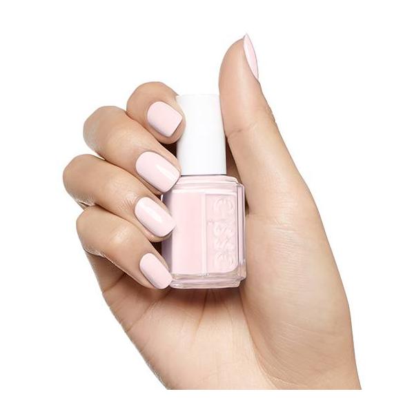 Essie Nail Color Nail Polish 17 Muchi Muchi 13,5ml