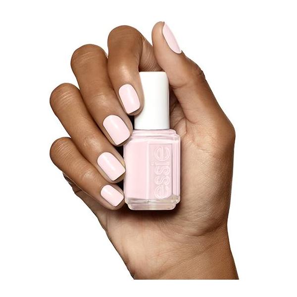 Essie Nail Color Nail Polish 17 Muchi Muchi 13,5ml