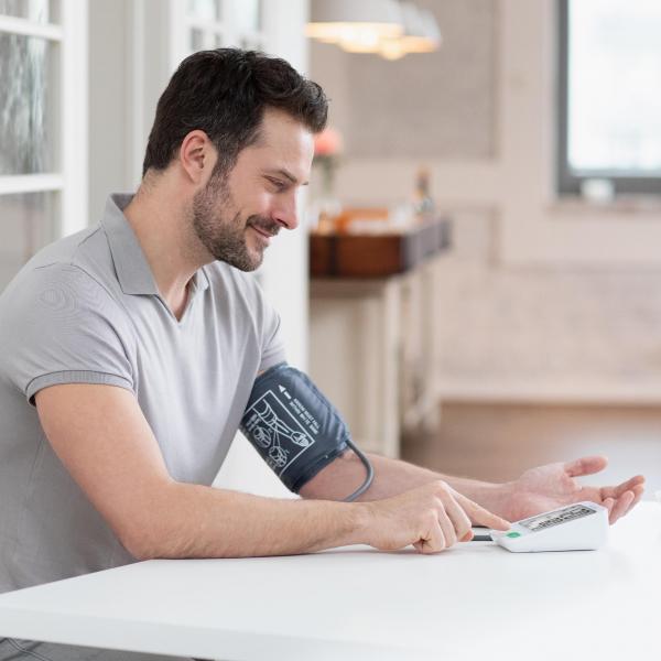 Medisana BU 586 Arti superiori Misuratore di pressione sanguigna automatico 2 utente(i)