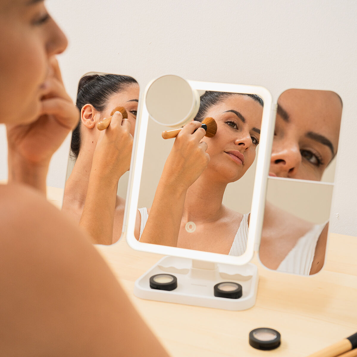 Specchio da Trucco Triptico Ricaricabile con Ingrandimento e Luce LED Miled InnovaGoods